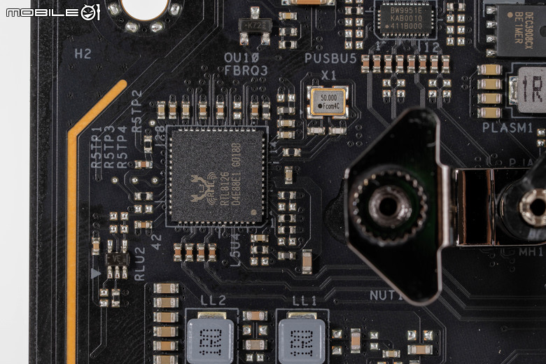 ASRock X870E Taichi 主機板開箱實測 以低調沉穩設計提供強大擴充性能