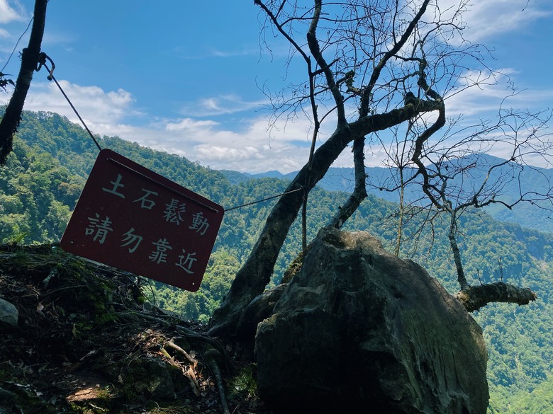 【霞喀羅古道兩天一夜】 輕量化打包行程-LIGHTZIP 秒收捲捲包使用心得