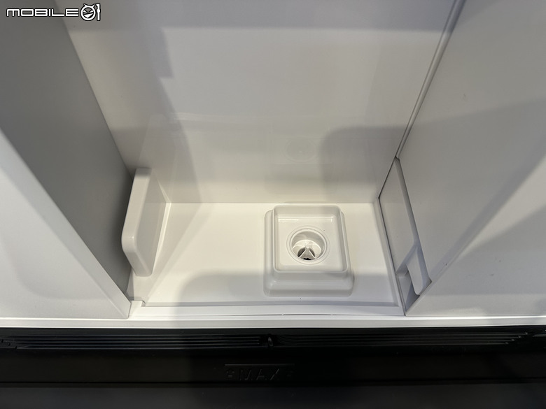 【現場體驗】LG Styler 蒸氣電子衣櫥第二代，內建高壓蒸氣掛燙機，AI護理衣物
