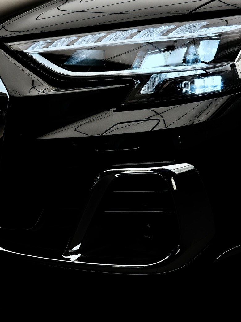 Audi A8 55 TFSI quattro｜金屬神迷黑 Mythos Black 0E｜交車照片分享