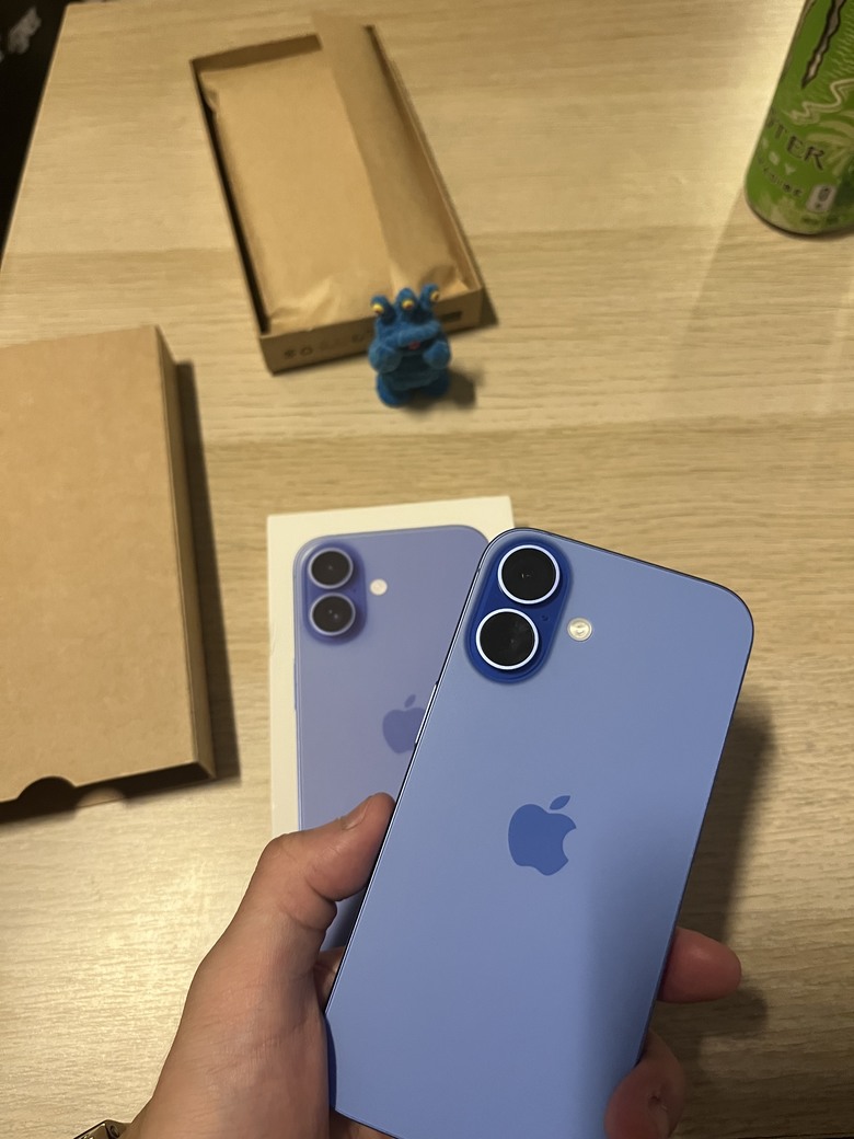 藍色控的福音:開箱iPhone16湛海藍&犀牛盾jellytint!