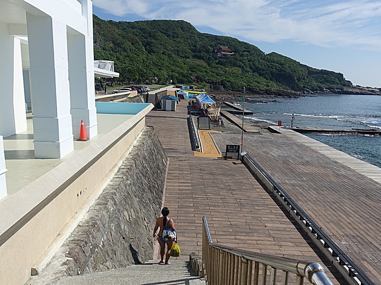 貢寮龍洞四季灣 與 瑞芳美食廣場 — 東北季風初彿,懷想東北角夏日海景與美食