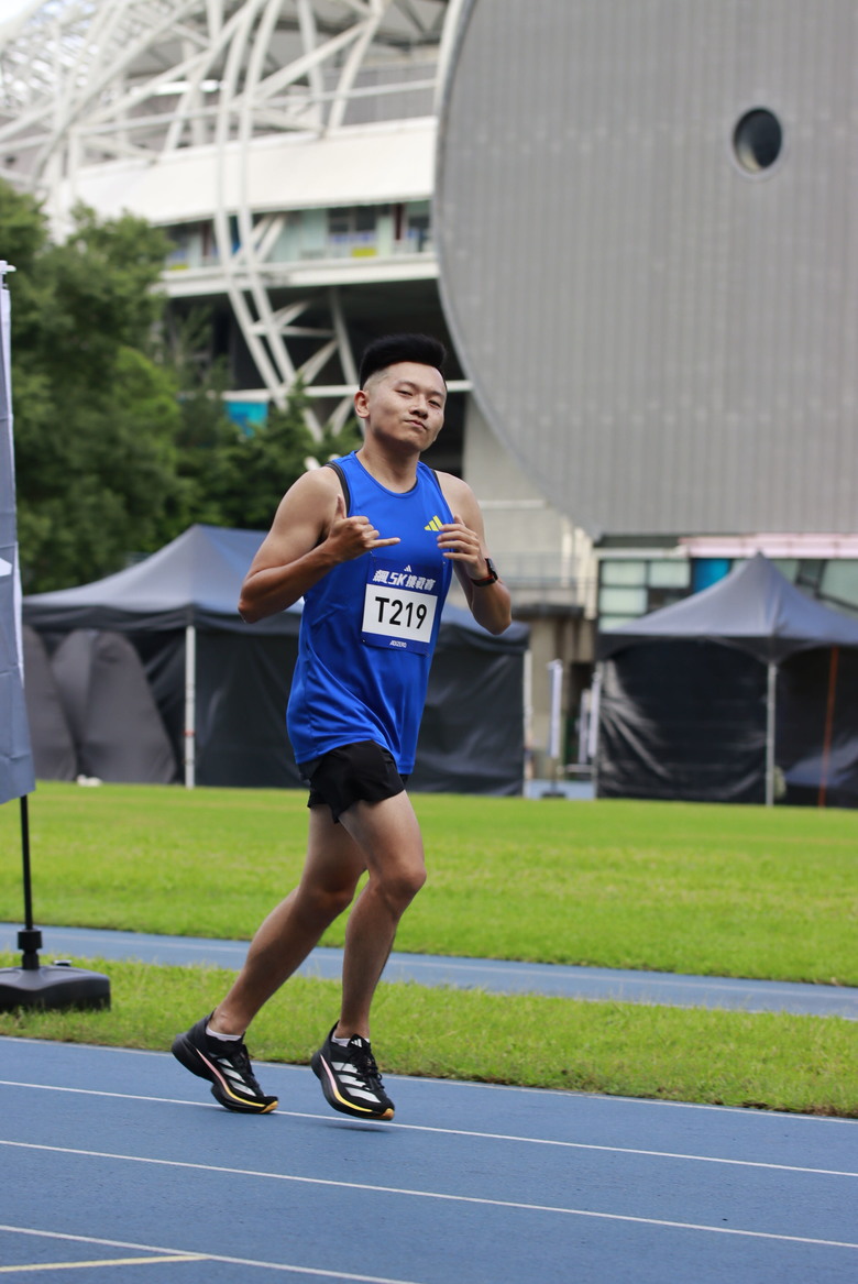 Adidas ADIZERO 飆5k 挑戰賽