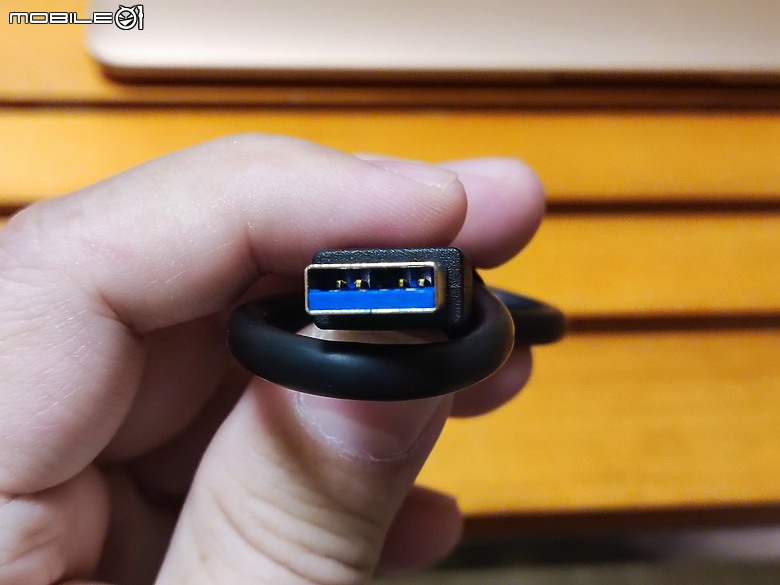 【 體驗分享 】就是快、就是穩、就是紅！ Kingston XS1000R 外接式固態硬碟超 Chill 試用！
