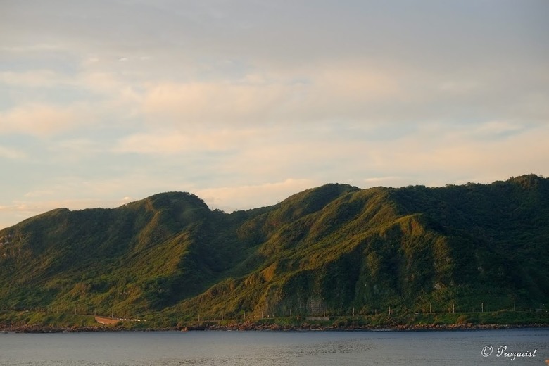 蜿蜒的外木山海岸線
