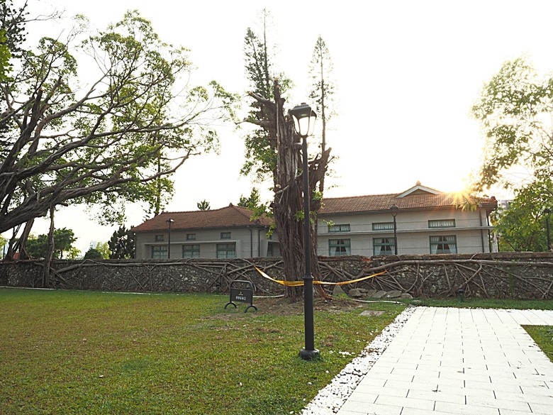 凹子底森林公園之【2024高雄萬聖節-大南瓜你搞怪一起嗨!】、王氏昆仲公園、前鎮之星、高雄捷運凱旋站【星太郎主題車站】、凹子底站【蜜柑站長xㄇㄚˊ幾兔主題車站】,附掛人氣餐廳「醉便宜(高雄延吉店)」 — 高雄捷運與江之電的聯名車站集章活動 — 讓紀念章帶路玩耍去(2)