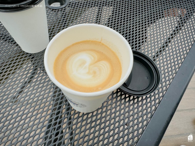 點我看大圖 高雄鼓山|跟預期有點落差的海岸線咖啡Shoreline Coffee & Roaster(西灣店)