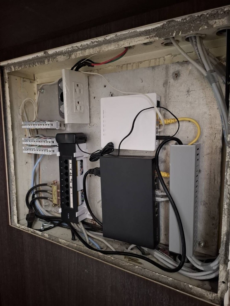 建商附的門鈴對講機螢幕及設定