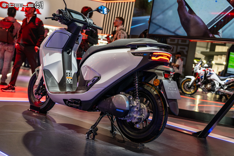 【2024 EICMA】HONDA全新高性能V型三缸渦輪增壓引擎成焦點！兩款電動概念車秀未來展望！