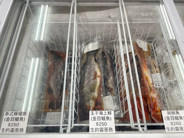點我看大圖 是水產店也是海產店,餐廳以預約制訂餐,沒有固定菜單,餐點色香味俱全,絕不能錯過先滷後炸的香酥鴨