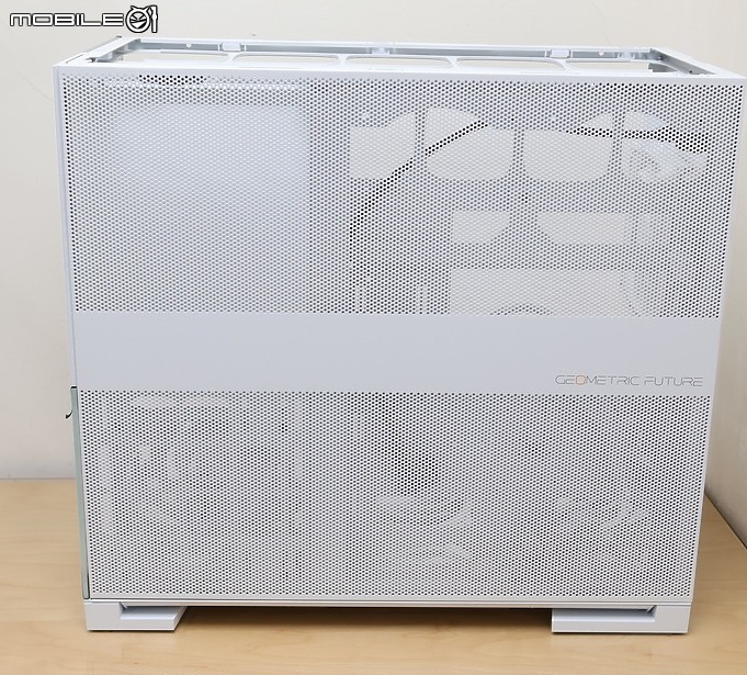 以悟空之名，幾何未來 Model 5 海景雙透玻璃無A柱海景房