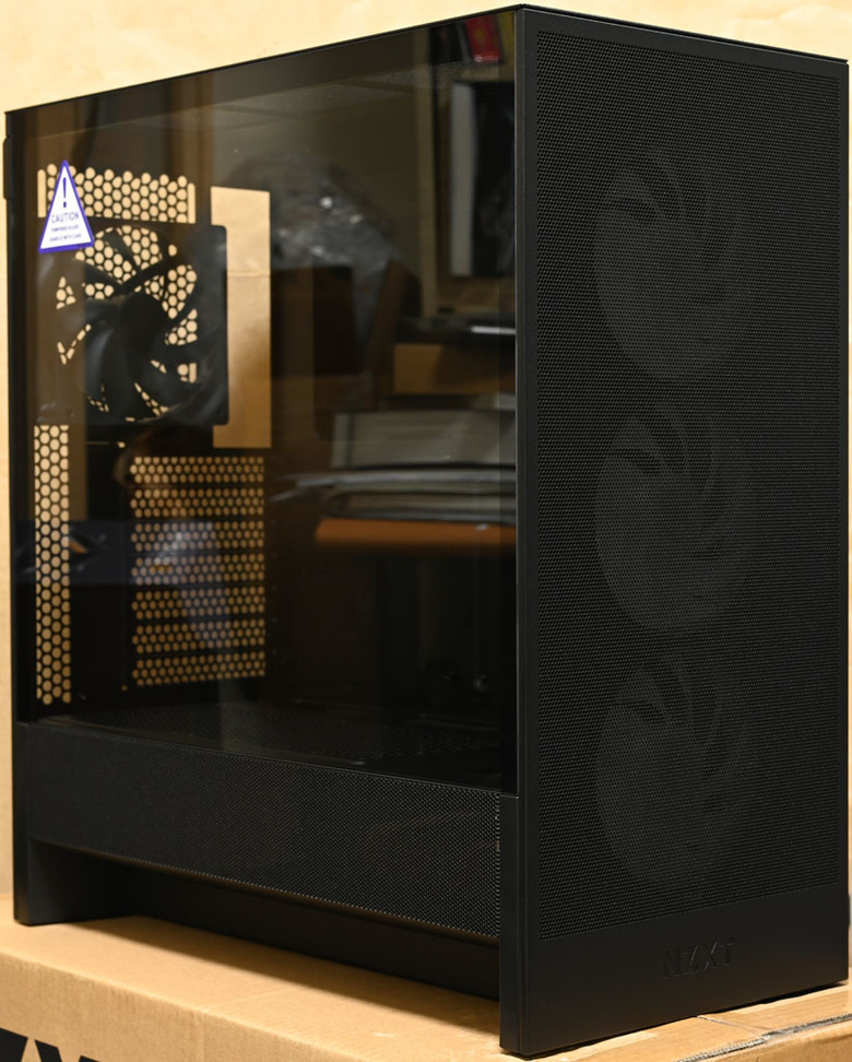 點我看大圖 2024 NZXT H5 FLOW RGB機殼開箱