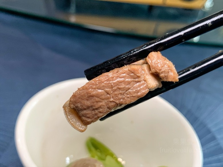點我看大圖 是水產店也是海產店,餐廳以預約制訂餐,沒有固定菜單,餐點色香味俱全,絕不能錯過先滷後炸的香酥鴨