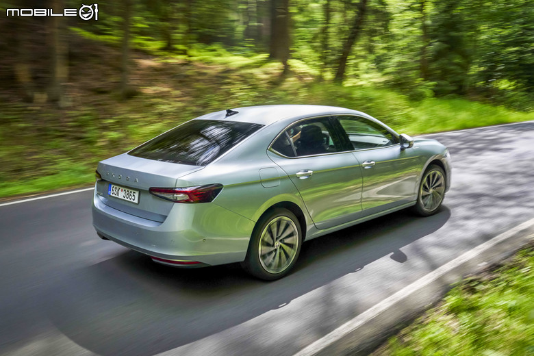 Škoda Superb 大改款捷克試駕|品牌旗艦持續升級、更有型且內外兼備!
