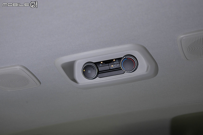 Ford Tourneo Custom 福特旅行家 Kombi Trend 六座試駕|同級少見對開尾門,載人載貨兩相宜!