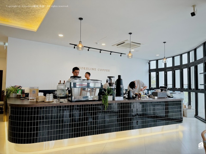 點我看大圖 高雄鼓山|跟預期有點落差的海岸線咖啡Shoreline Coffee & Roaster(西灣店)