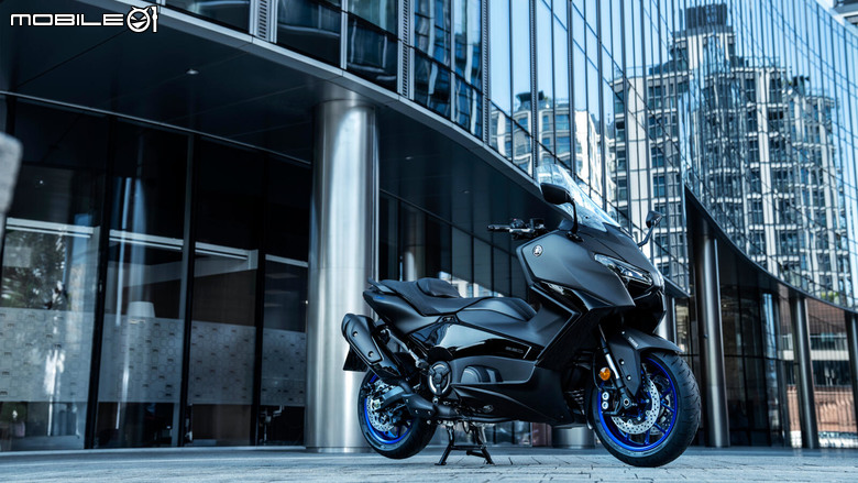【海外新訊】Yamaha TMAX Tech Max小改發表！面部微整，彎道ABS導入！