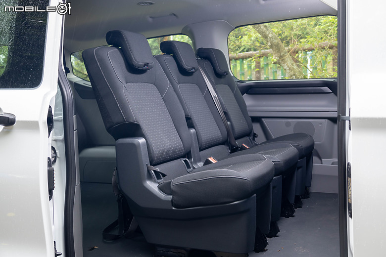 Ford Tourneo Custom 福特旅行家 Kombi Trend 六座試駕｜同級少見對開尾門，載人載貨兩相宜！