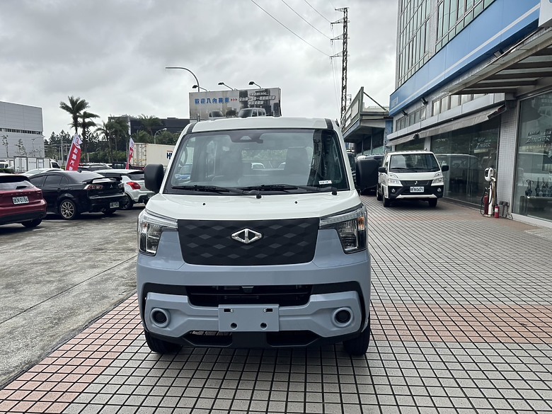 點我看大圖 new J-Space & TownAce VAN廂車內裝看法
