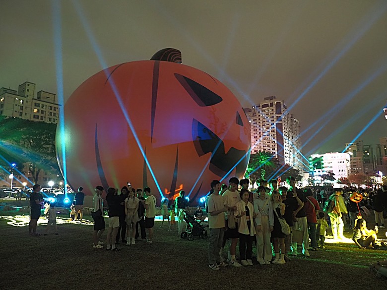 凹子底森林公園之【2024高雄萬聖節-大南瓜你搞怪一起嗨!】、王氏昆仲公園、前鎮之星、高雄捷運凱旋站【星太郎主題車站】、凹子底站【蜜柑站長xㄇㄚˊ幾兔主題車站】,附掛人氣餐廳「醉便宜(高雄延吉店)」 — 高雄捷運與江之電的聯名車站集章活動 — 讓紀念章帶路玩耍去(2)
