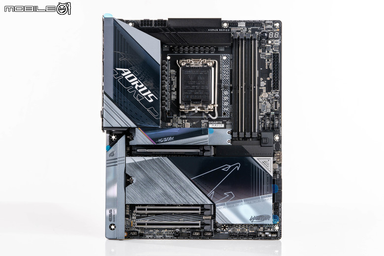 Gigabyte Z890 AORUS MASTER 主機板開箱 以海量周邊連接與 AI 超頻輔助功能打造全方位平台