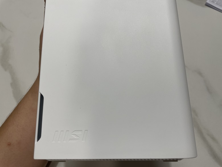 點我看大圖 WiFi 7時代來臨!MSI Roamii BE Lite開箱:極速飆網 + 全方位防護,打造新一代智慧家庭