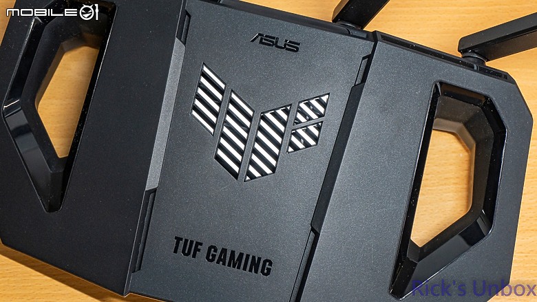 點我看大圖 【開箱】主流WiFi7遊戲路由器 | TUF Gaming BE3600 WiFi 7