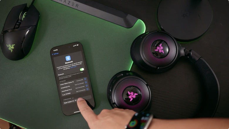 RAZER Kraken V4 開箱，THX Spatial Audio + Chroma RGB 帶來視覺、聽覺真・沉浸