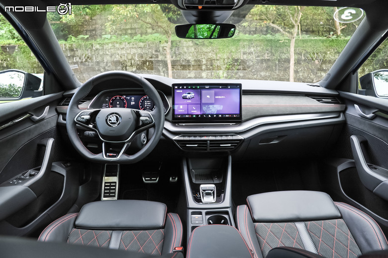 Skoda Octavia Combi RS 小改款試駕|空間機能、性能實力一次到位!
