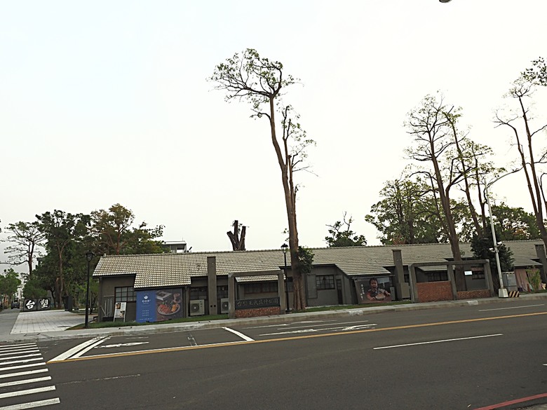 凹子底森林公園之【2024高雄萬聖節-大南瓜你搞怪一起嗨!】、王氏昆仲公園、前鎮之星、高雄捷運凱旋站【星太郎主題車站】、凹子底站【蜜柑站長xㄇㄚˊ幾兔主題車站】,附掛人氣餐廳「醉便宜(高雄延吉店)」 — 高雄捷運與江之電的聯名車站集章活動 — 讓紀念章帶路玩耍去(2)
