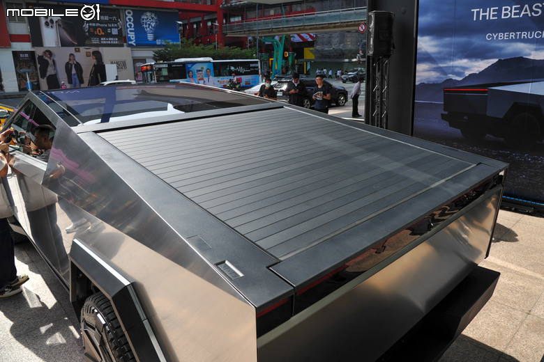 Tesla Cybertruck 全台巡展正式啟動、即日起至2025年4月18日共13站點巡迴展示!