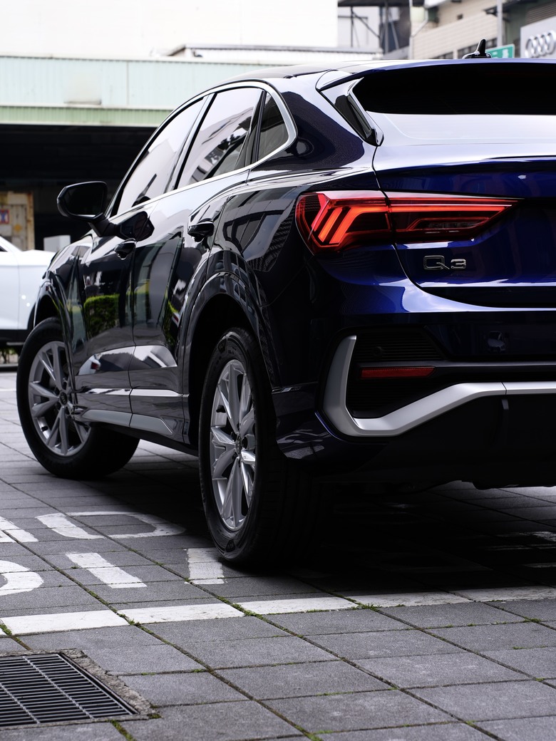 Audi Q3 Sportback 35 TFSI S line｜金屬星際藍 Navarra Blue 2D｜交車照片分享