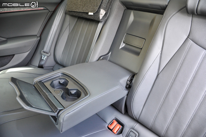 Škoda Superb 大改款捷克試駕|品牌旗艦持續升級、更有型且內外兼備!