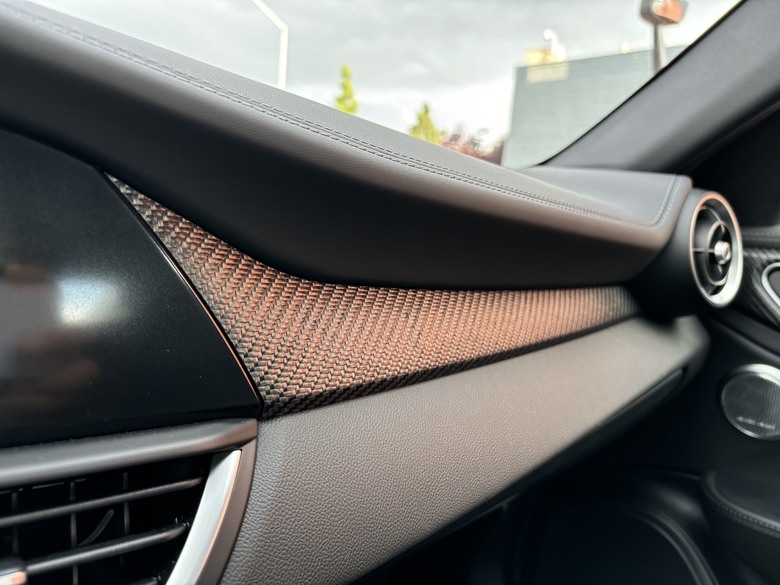 2024 ALFA ROMEO GIULIA QUADRIFOGLIO 開箱