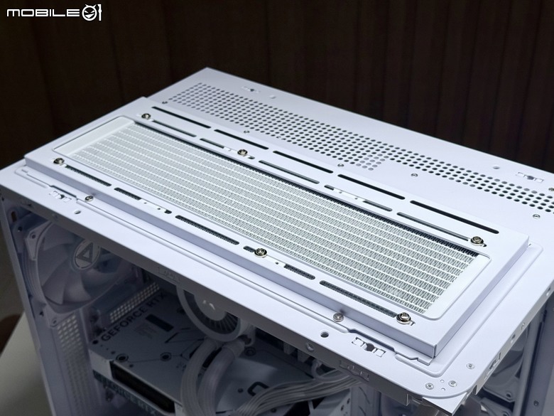 直來直往 King 65 Pro 全景玻璃機殼