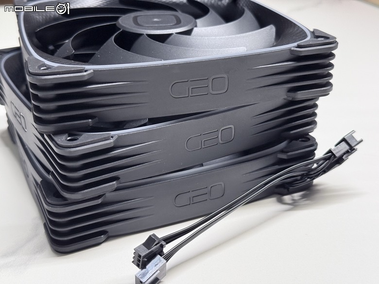 新品牌參戰！幾何未來ESKIMO PRO 42B 一體式水冷散熱器