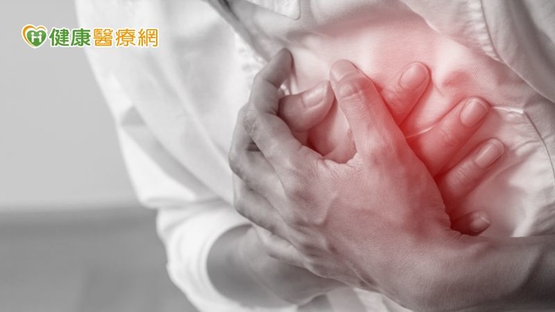 點我看大圖 二尖瓣逆流輕中重度治療方式大不同!修補、置換手術一次看