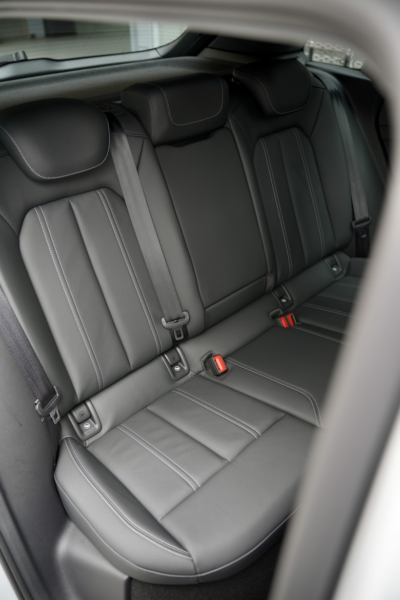 Audi Q4 e-tron 45 advanced｜金屬冰川白 Glacier White 2Y｜實車照片分享