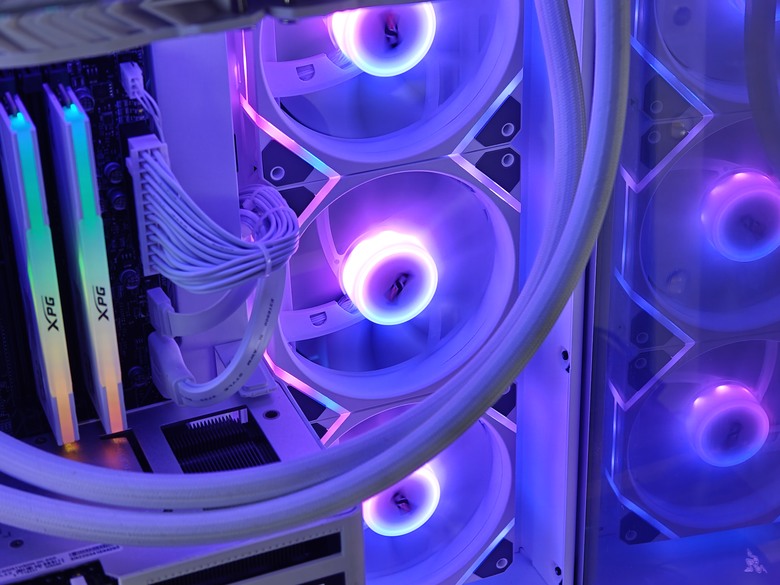 【開箱】大飛DarkFlash DY470 ATX 機殼+Nebula DN360S LCD 水冷散熱器開箱