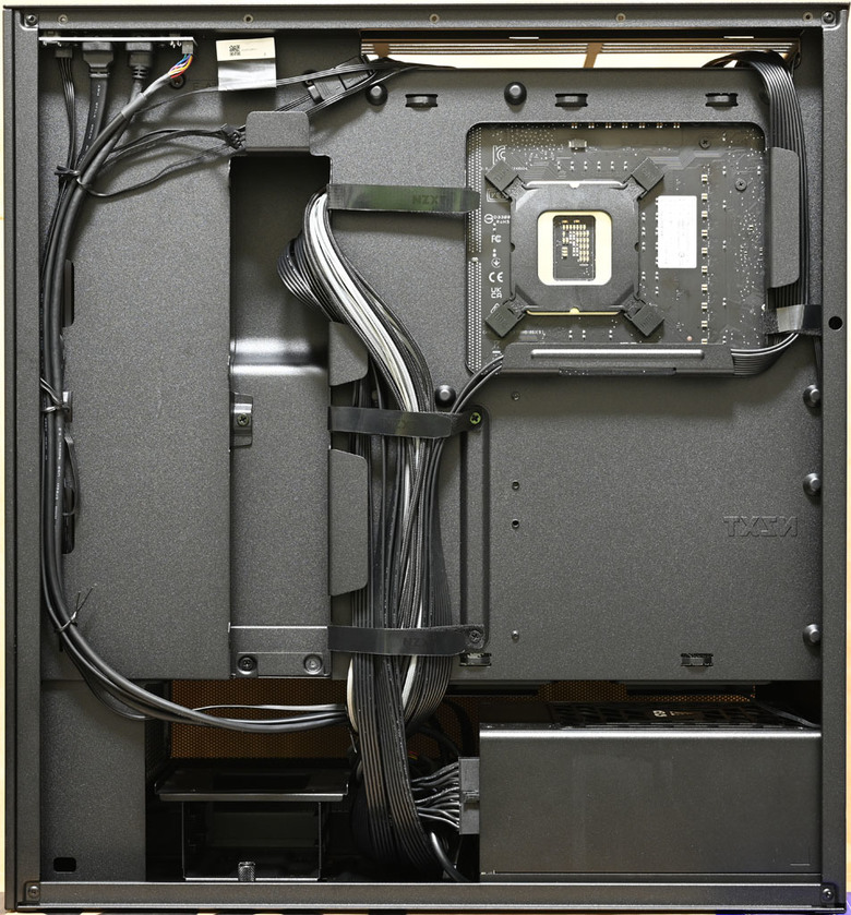 點我看大圖 2024 NZXT H5 FLOW RGB機殼開箱