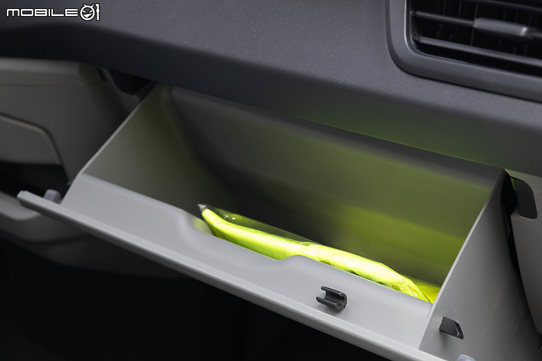 Ford Tourneo Custom 福特旅行家 Kombi Trend 六座試駕|同級少見對開尾門,載人載貨兩相宜!