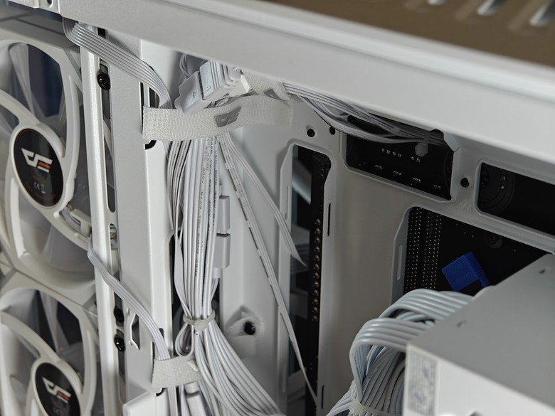 【開箱】大飛DarkFlash DY470 ATX 機殼+Nebula DN360S LCD 水冷散熱器開箱