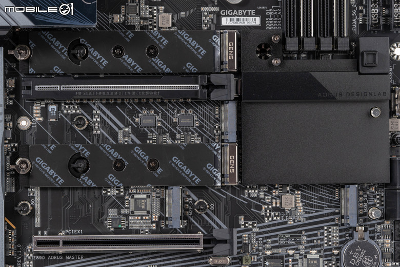 Gigabyte Z890 AORUS MASTER 主機板開箱 以海量周邊連接與 AI 超頻輔助功能打造全方位平台