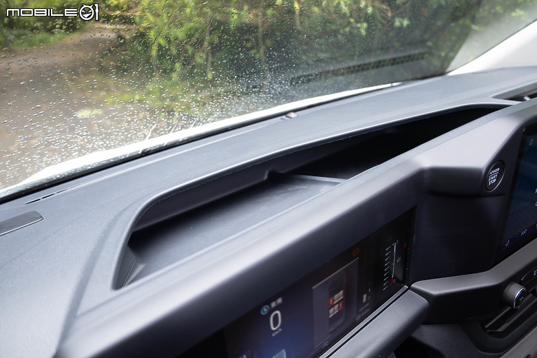 Ford Tourneo Custom 福特旅行家 Kombi Trend 六座試駕|同級少見對開尾門,載人載貨兩相宜!