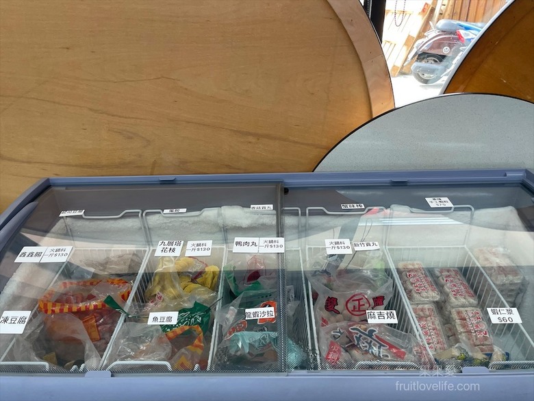 點我看大圖 是水產店也是海產店,餐廳以預約制訂餐,沒有固定菜單,餐點色香味俱全,絕不能錯過先滷後炸的香酥鴨