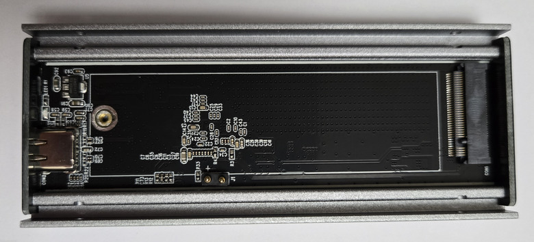 【開箱簡測】ineo C2598 IV Type C M.2 2280 NVMe USB4 外接盒效能簡測 (圖多)