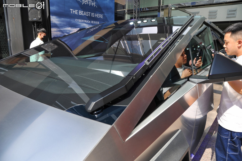 Tesla Cybertruck 全台巡展正式啟動、即日起至2025年4月18日共13站點巡迴展示!