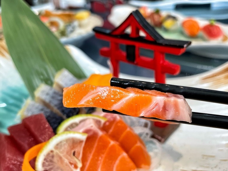 點我看大圖 是水產店也是海產店,餐廳以預約制訂餐,沒有固定菜單,餐點色香味俱全,絕不能錯過先滷後炸的香酥鴨