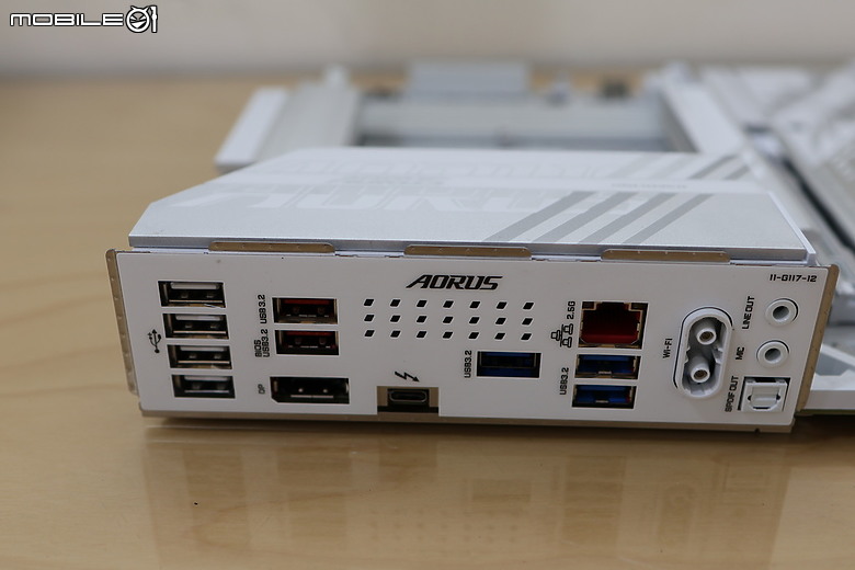 白的徹底 Z890 AORUS ELITE WIFI7 ICE 白色鷹神