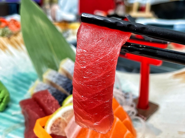 點我看大圖 是水產店也是海產店,餐廳以預約制訂餐,沒有固定菜單,餐點色香味俱全,絕不能錯過先滷後炸的香酥鴨